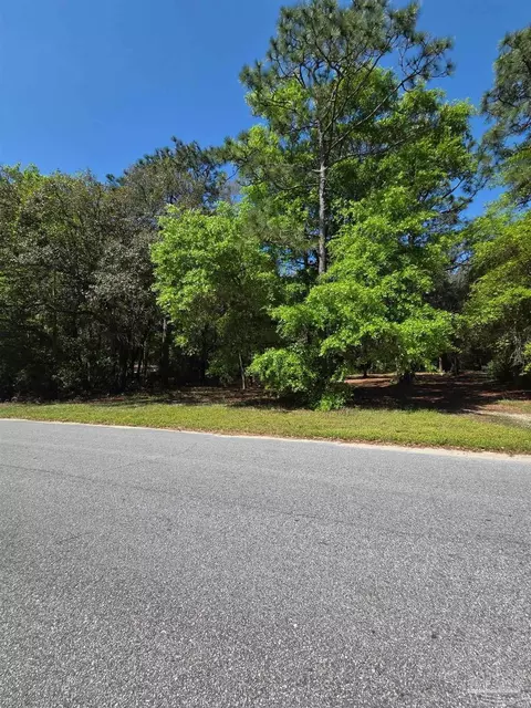 6516 Renee Cir, Milton, FL 32583 photo 2