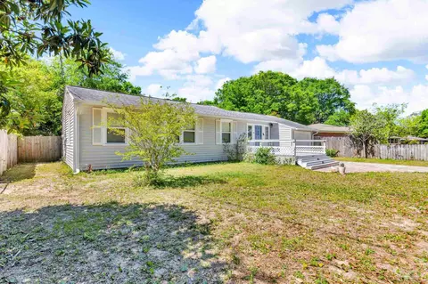 407 Rue Max St, Pensacola, FL 32507