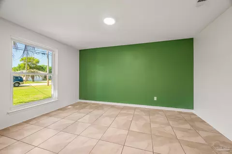 Living - 4263 Crosswinds Dr, Milton, FL 32583 photo 1 of 5