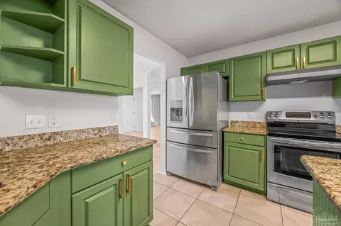 Kitchen - 4263 Crosswinds Dr, Milton, FL 32583 photo 2 of 4