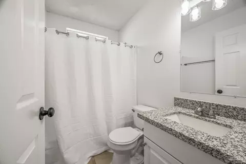 Bath - 4263 Crosswinds Dr, Milton, FL 32583 photo 4 of 4