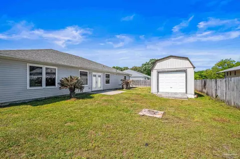 Exterior - 4263 Crosswinds Dr, Milton, FL 32583 photo 4 of 4