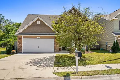 Exterior - 438 Eisenhower Dr, Crestview, FL 32539 photo 2 of 3