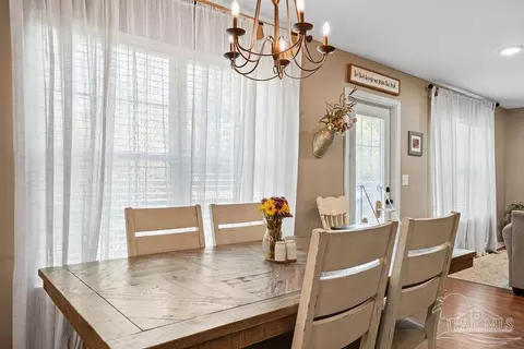 Dining - 438 Eisenhower Dr, Crestview, FL 32539 photo 2 of 3