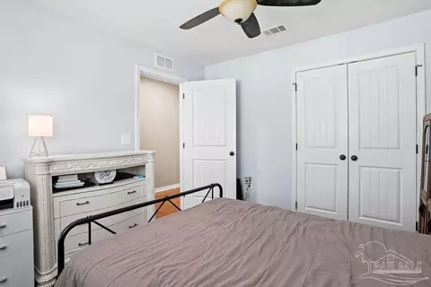 Bedroom - 438 Eisenhower Dr, Crestview, FL 32539 photo 2 of 9