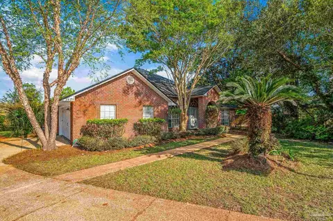 2825 Safari Ct, Gulf Breeze, FL 32563