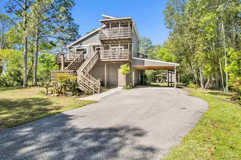 1567 Fuller Dr, Gulf Breeze, FL 32563