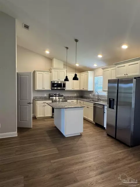 Kitchen - 3235 Russell Wade Rd, Jay, FL 32565 photo 2 of 3
