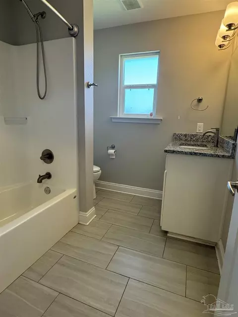 Bath - 3235 Russell Wade Rd, Jay, FL 32565 photo 3 of 3
