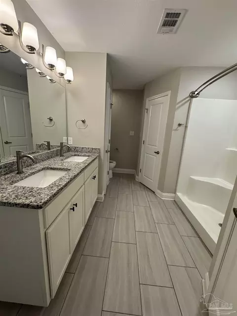 Bath - 3235 Russell Wade Rd, Jay, FL 32565 photo 1 of 3