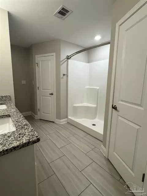 Bath - 3235 Russell Wade Rd, Jay, FL 32565 photo 2 of 3