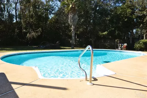 349 Western Pines Rd, Cantonment, FL 32533