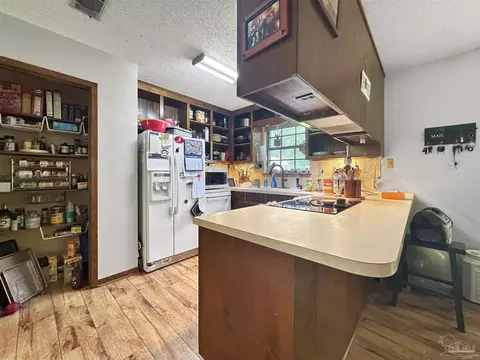 Kitchen - 13505 N Hwy 87, Jay, FL 32565 photo 2 of 2