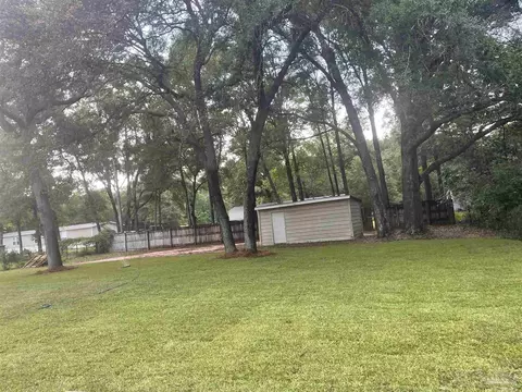 Exterior - 6546 Maddox Rd, Milton, FL 32570 photo 2 of 4