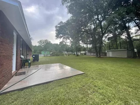 Exterior - 6546 Maddox Rd, Milton, FL 32570 photo 3 of 4
