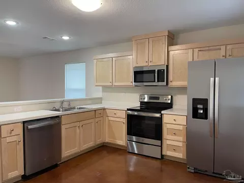 Kitchen - 6546 Maddox Rd, Milton, FL 32570 photo 3 of 4