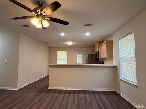 Living - 6546 Maddox Rd, Milton, FL 32570 photo 2 of 3