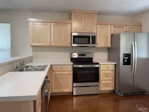 Kitchen - 6546 Maddox Rd, Milton, FL 32570 photo 2 of 4