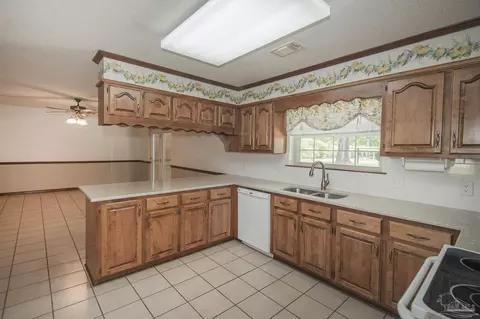 Kitchen - 3918 Wiley Penton Rd, Pace, FL 32571 photo 2 of 5