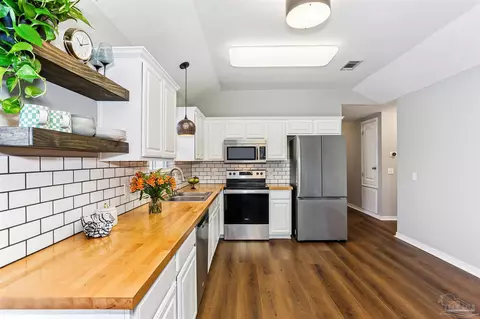 Kitchen - 5772 Pescara Dr, Pace, FL 32571 photo 3 of 4
