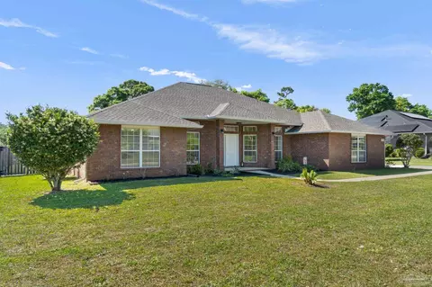 Exterior - 5352 Mountain Laurel Ln, Milton, FL 32570 photo 3 of 4