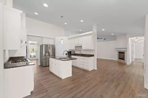Kitchen - 5352 Mountain Laurel Ln, Milton, FL 32570 photo 1 of 2