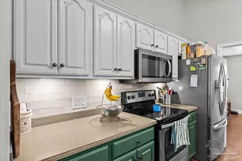 Kitchen - 2863 Wallace Lake Rd, Pace, FL 32571 photo 3 of 3