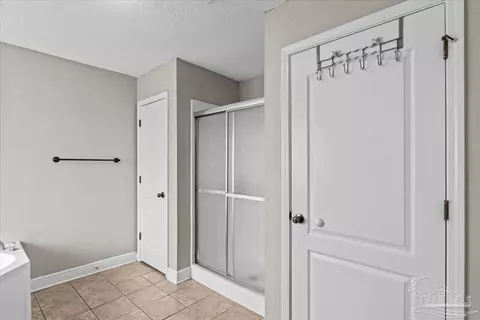 Bath - 2863 Wallace Lake Rd, Pace, FL 32571 photo 1 of 2