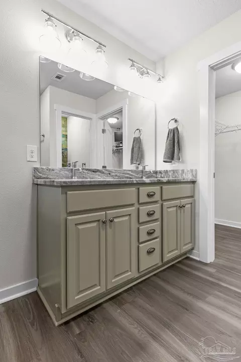 Bath - 5512 Chipper Ln, Pace, FL 32571 photo 3 of 5