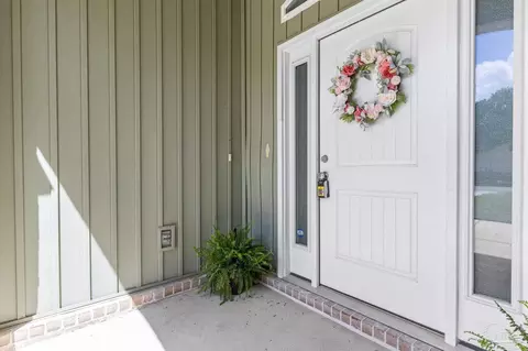 Exterior - 5512 Chipper Ln, Pace, FL 32571 photo 4 of 13