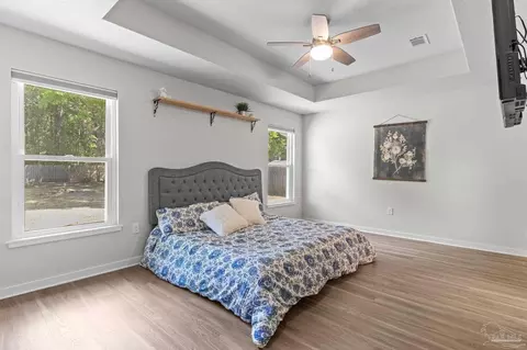 Bedroom - 5512 Chipper Ln, Pace, FL 32571 photo 4 of 8