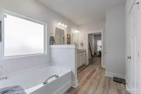 Entry Way - 7604 Dewey Jernigan Rd, Pace, FL 32571 photo 10 of 12