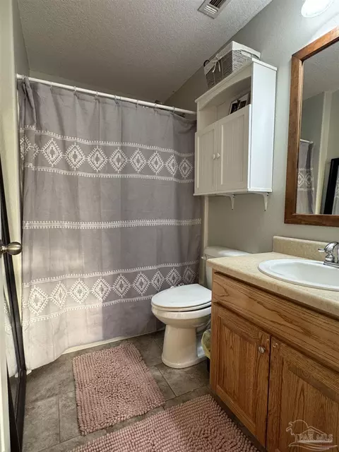 Bath - 4081 N Simmons Rd, Jay, FL 32565 photo 1 of 2