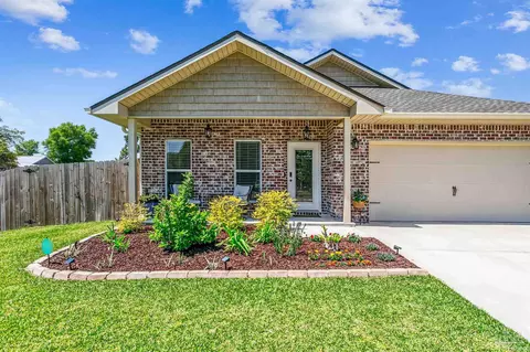 Exterior - 75 4th St, Shalimar, FL 32579 photo 3 of 6
