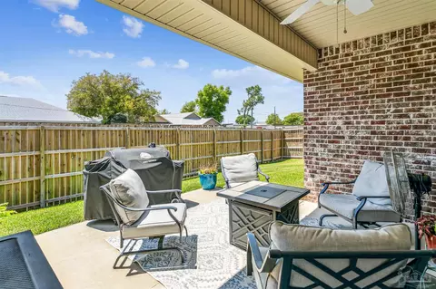 Exterior - 75 4th St, Shalimar, FL 32579 photo 4 of 6