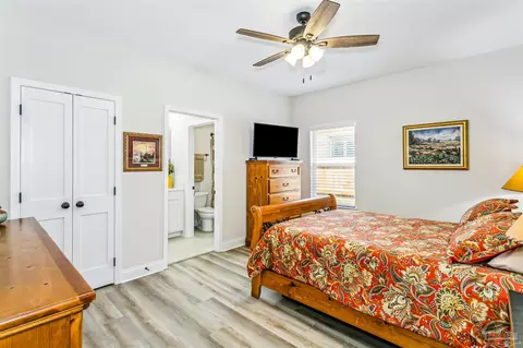 Bedroom - 75 4th St, Shalimar, FL 32579 photo 3 of 7