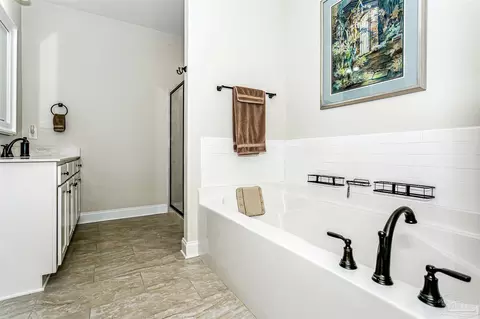 Bath - 75 4th St, Shalimar, FL 32579 photo 1 of 6