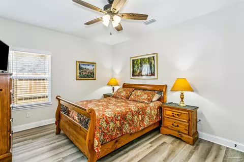 Bedroom - 75 4th St, Shalimar, FL 32579 photo 4 of 7