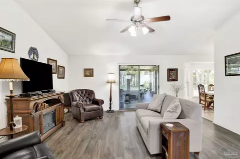 2142 Liberty Loop Rd, Cantonment, FL 32533 photo 9