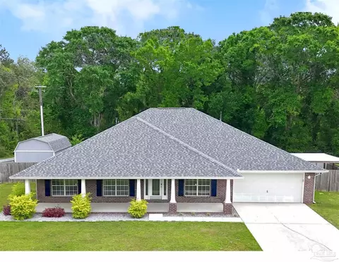 1698 Hollow Point Dr, Cantonment, FL 32533