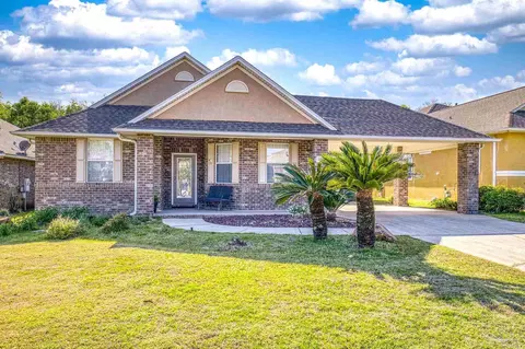 5015 Vizcaya Dr, Pensacola, FL 32507