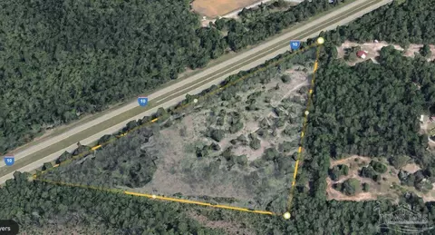 8097 Woodside Ln, Milton, FL 32583