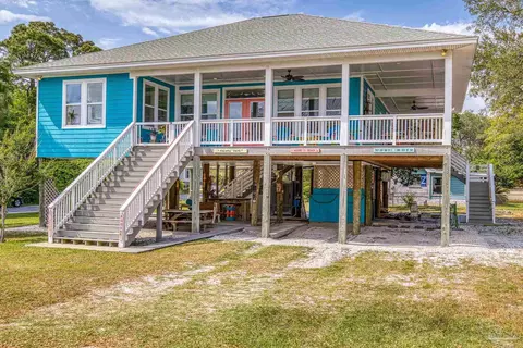 8006 Newport St, Navarre, FL 32566