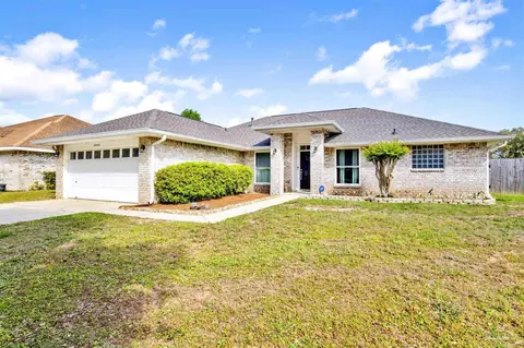 2252 Valle Escondido Dr, Pensacola, FL 32526