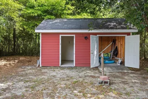 Exterior - 4808 Young Rd, Crestview, FL 32539 photo 5 of 8