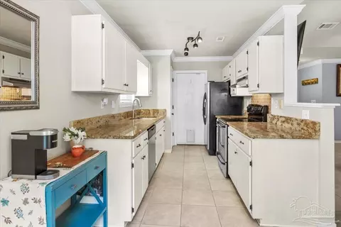 Kitchen - 4808 Young Rd, Crestview, FL 32539 photo 3 of 3