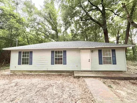 4520 Limit St, Milton, FL 32583
