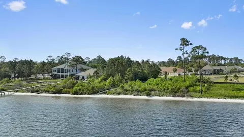 7475 Soundshore Dr, Navarre, FL 32566