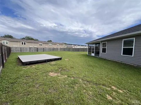 Exterior - 4422 Thistle Pine Ct, Pace, FL 32571 photo 22 of 26
