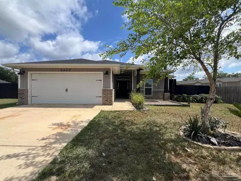 Exterior - 4422 Thistle Pine Ct, Pace, FL 32571 photo 5 of 26